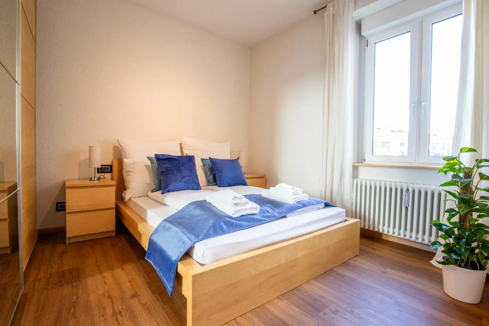 Special Roger F Rabbit 2 Apartment, Roche Towers, 10-Star Basel