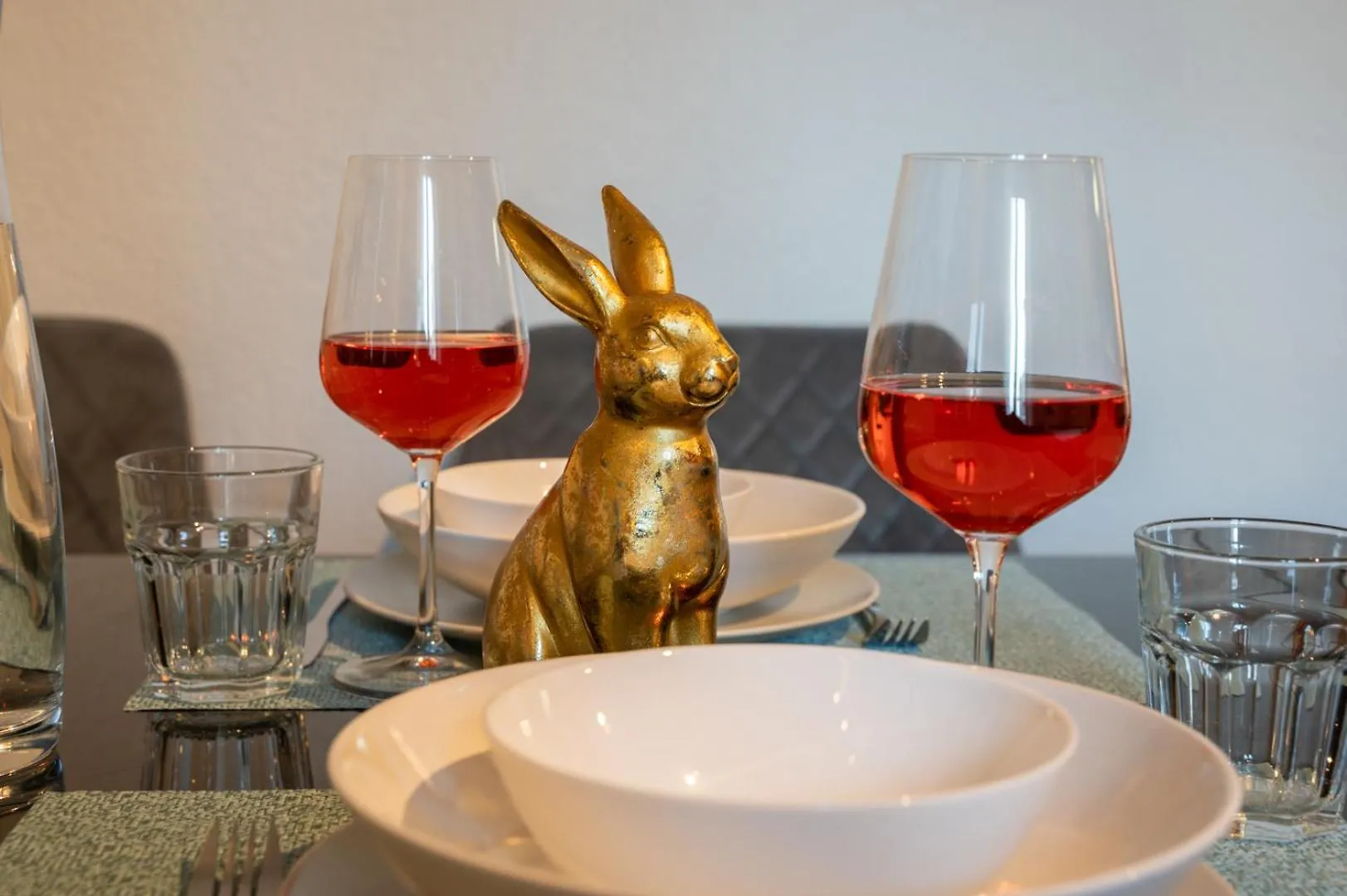 Special Roger F Rabbit 2 Apartment, Roche Towers, 10-Star Basel